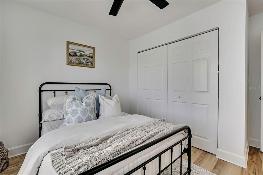 For Sale: $474,000 (2 beds, 2 baths, 1390 Square Feet)