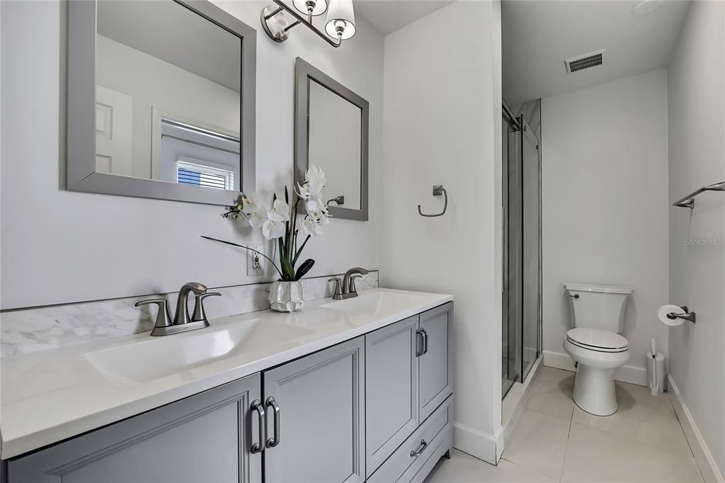 For Sale: $474,000 (2 beds, 2 baths, 1390 Square Feet)