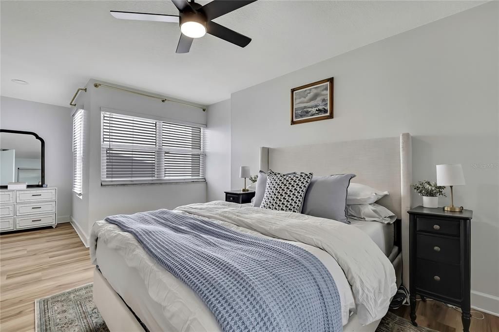 For Sale: $474,000 (2 beds, 2 baths, 1390 Square Feet)