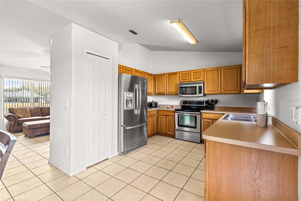 En Venta: $250,000 (3 camas, 2 baños, 1338 Pies cuadrados)