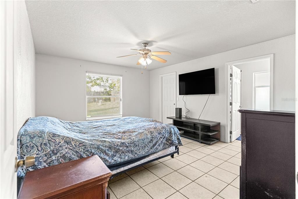 En Venta: $250,000 (3 camas, 2 baños, 1338 Pies cuadrados)