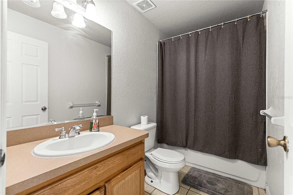 En Venta: $250,000 (3 camas, 2 baños, 1338 Pies cuadrados)