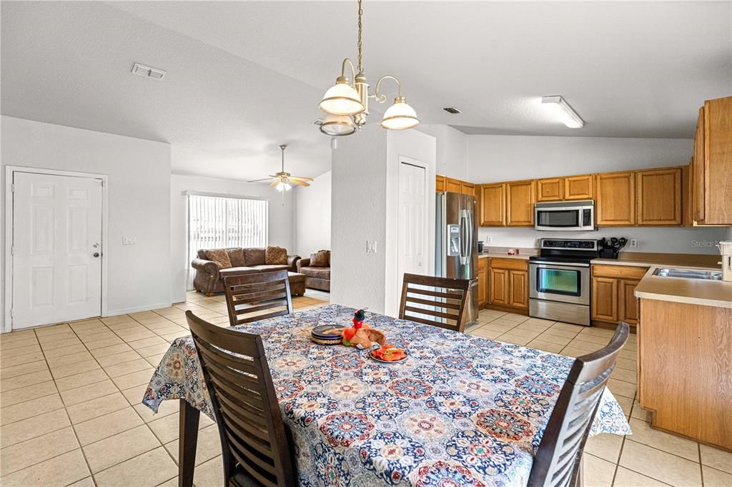 En Venta: $250,000 (3 camas, 2 baños, 1338 Pies cuadrados)