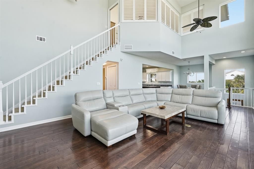 待售: $1,399,000 (5 贝兹, 3 浴室, 2687 平方英尺)