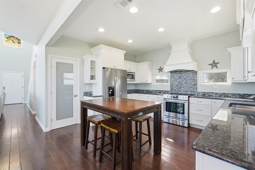 待售: $1,399,000 (5 贝兹, 3 浴室, 2687 平方英尺)