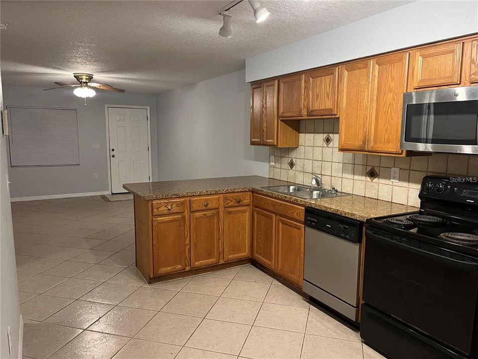 For Sale: $425,000 (0 beds, 0 baths, 2592 Square Feet)