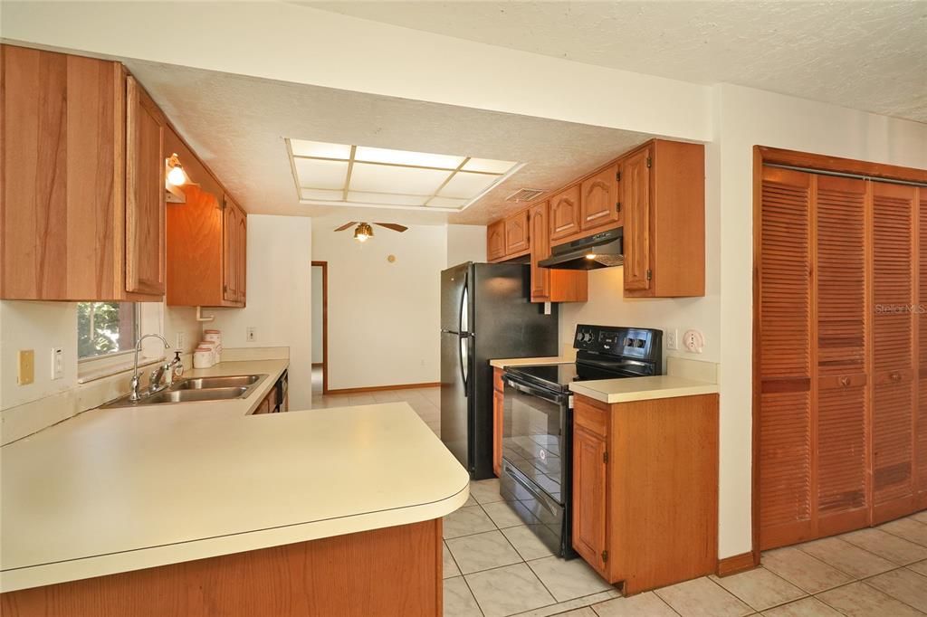 待售: $338,860 (3 贝兹, 2 浴室, 1632 平方英尺)