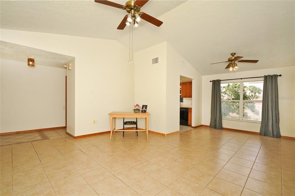 待售: $338,860 (3 贝兹, 2 浴室, 1632 平方英尺)