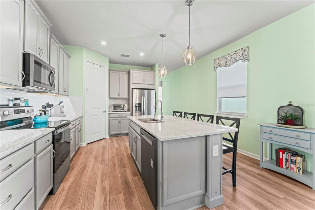 En Venta: $419,999 (4 camas, 2 baños, 1891 Pies cuadrados)