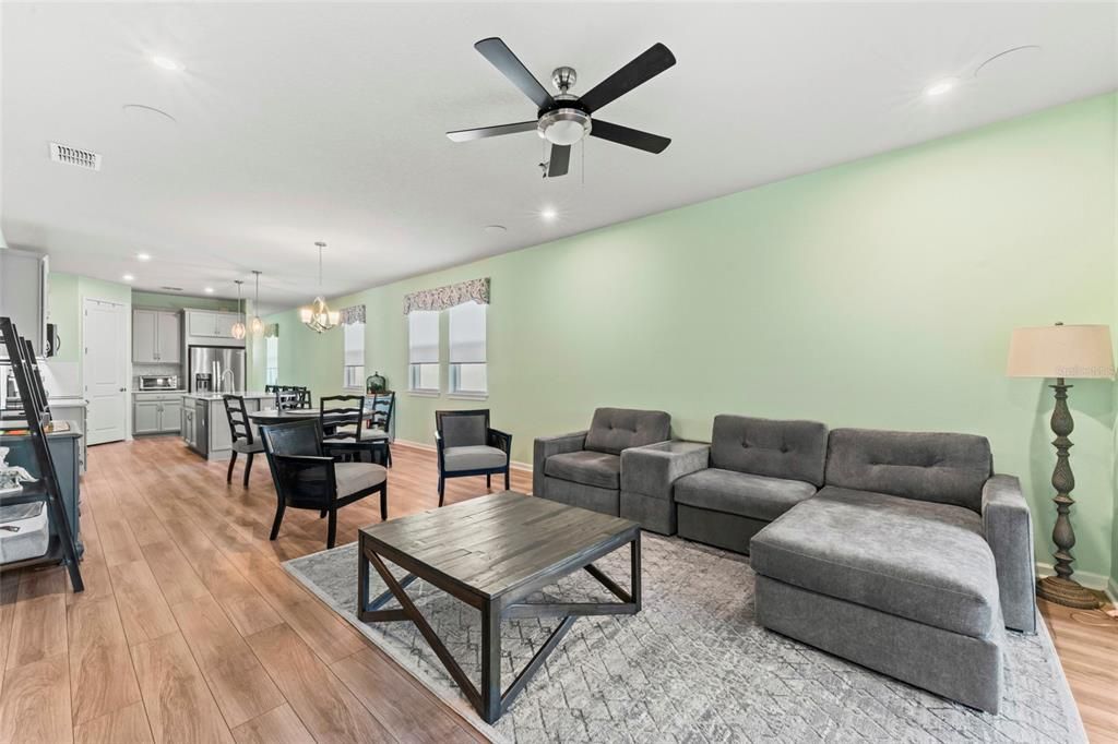 En Venta: $419,999 (4 camas, 2 baños, 1891 Pies cuadrados)