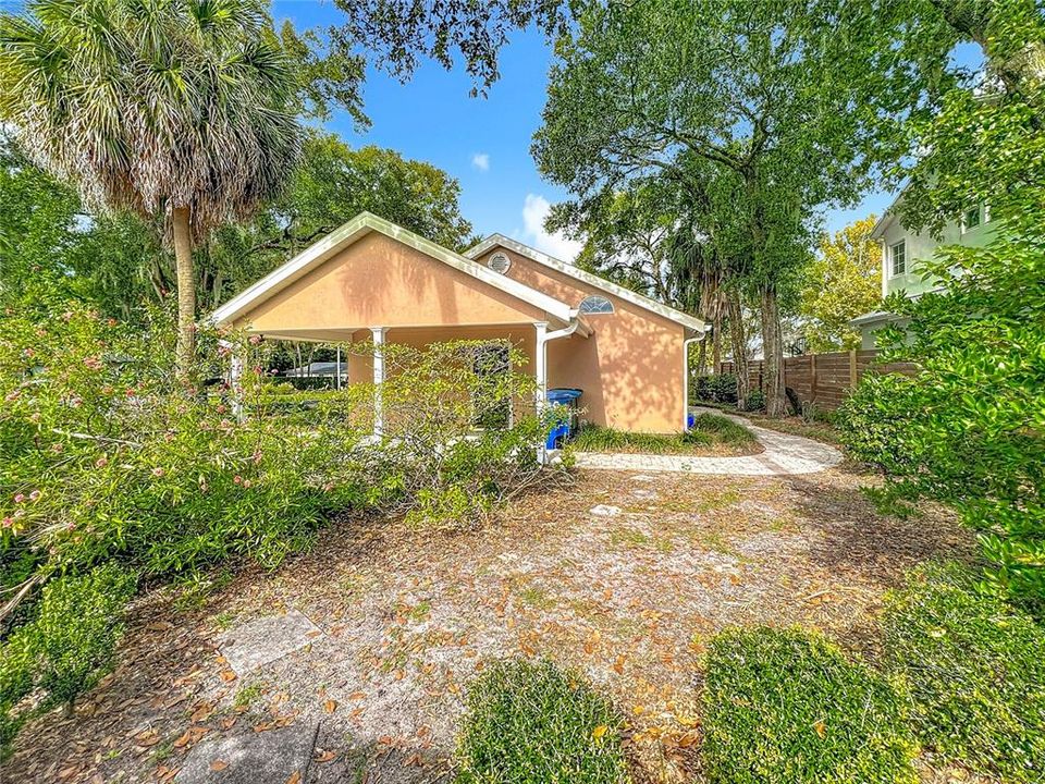 For Rent: $3,000 (3 beds, 2 baths, 1392 Square Feet)