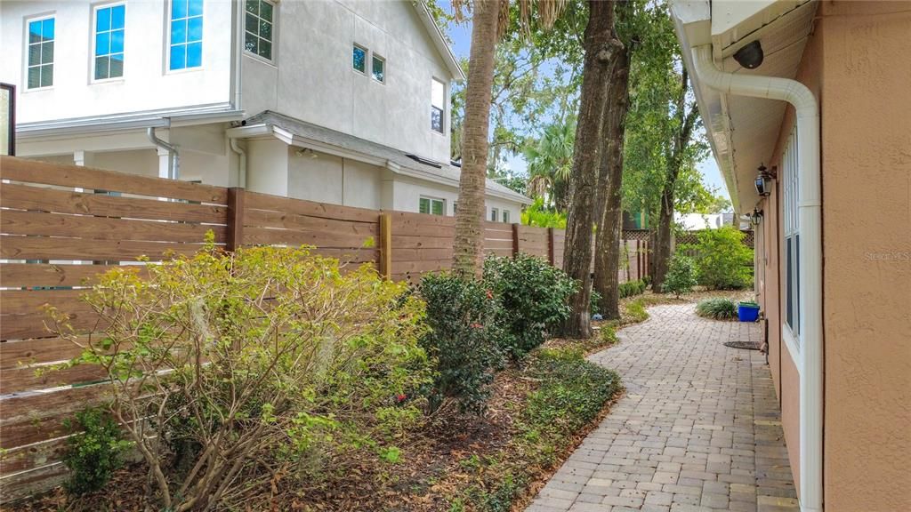 For Rent: $3,000 (3 beds, 2 baths, 1392 Square Feet)