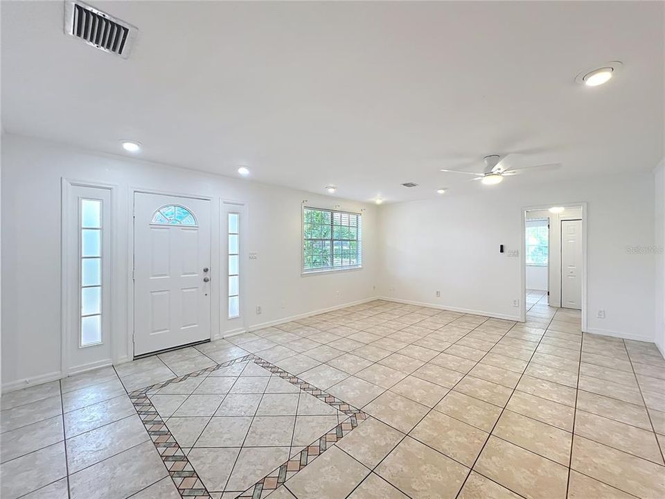 For Rent: $3,000 (3 beds, 2 baths, 1392 Square Feet)