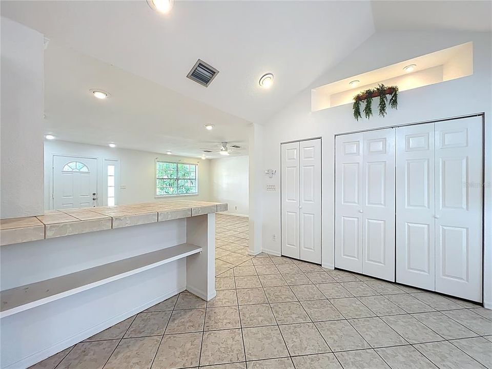 For Rent: $3,000 (3 beds, 2 baths, 1392 Square Feet)