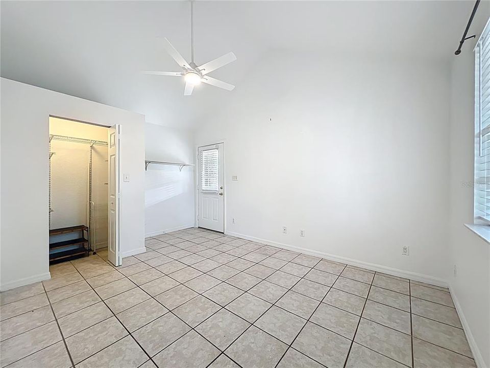 For Rent: $3,000 (3 beds, 2 baths, 1392 Square Feet)