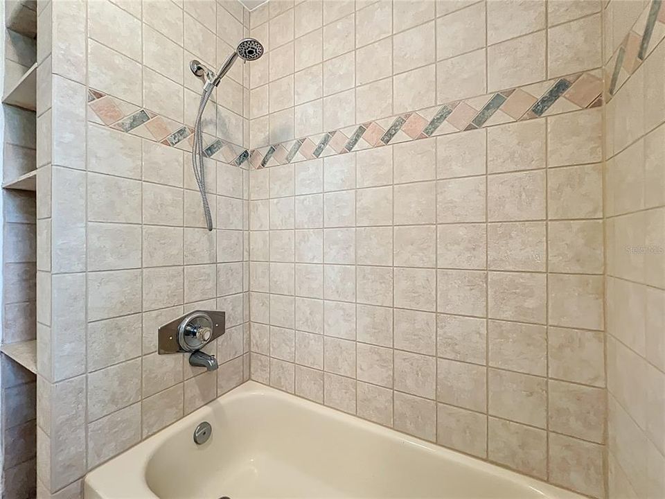 For Rent: $3,000 (3 beds, 2 baths, 1392 Square Feet)