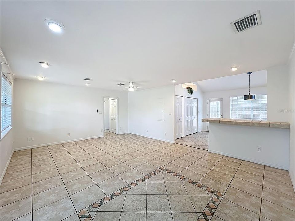 For Rent: $3,000 (3 beds, 2 baths, 1392 Square Feet)