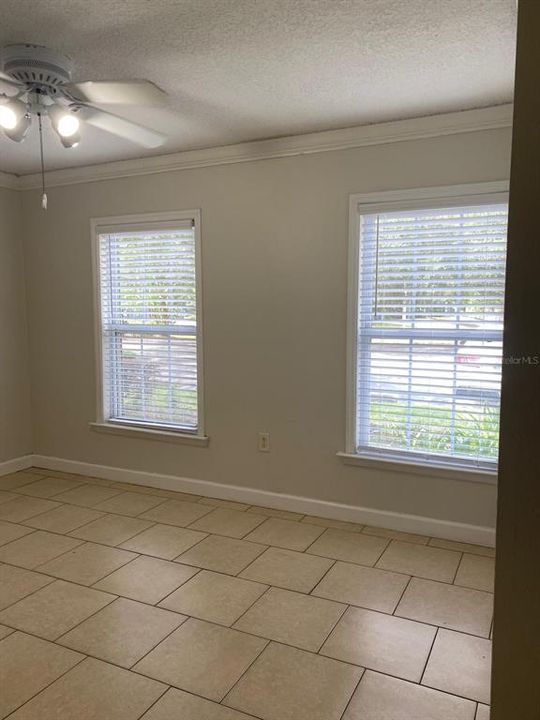 For Rent: $1,800 (3 beds, 2 baths, 1192 Square Feet)