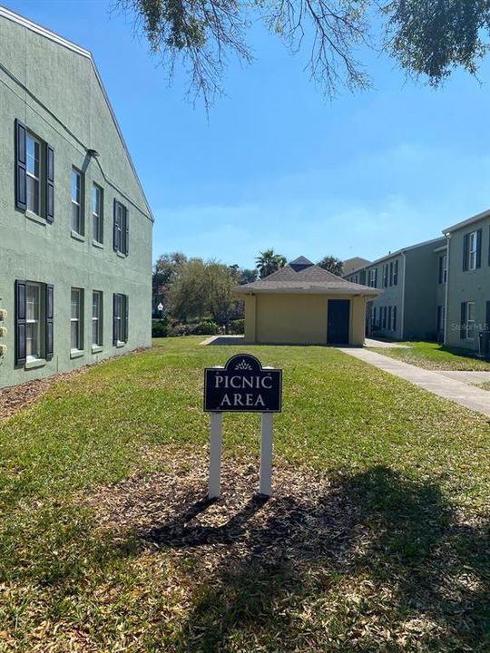 For Rent: $1,800 (3 beds, 2 baths, 1192 Square Feet)