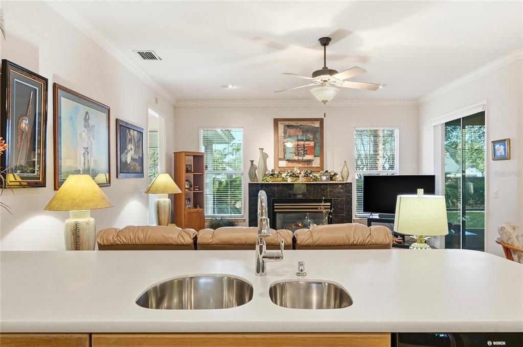 待售: $449,000 (4 贝兹, 2 浴室, 2495 平方英尺)