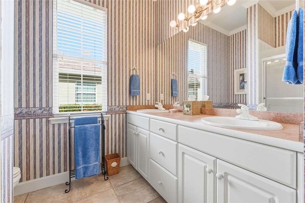 待售: $449,000 (4 贝兹, 2 浴室, 2495 平方英尺)