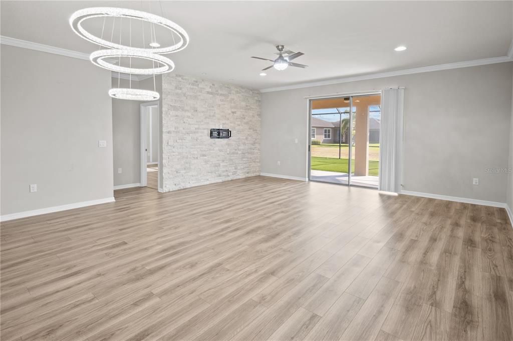 待售: $430,000 (3 贝兹, 2 浴室, 2162 平方英尺)