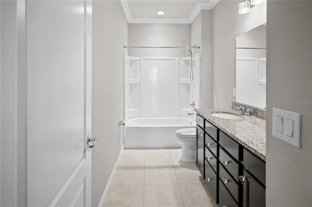 待售: $430,000 (3 贝兹, 2 浴室, 2162 平方英尺)