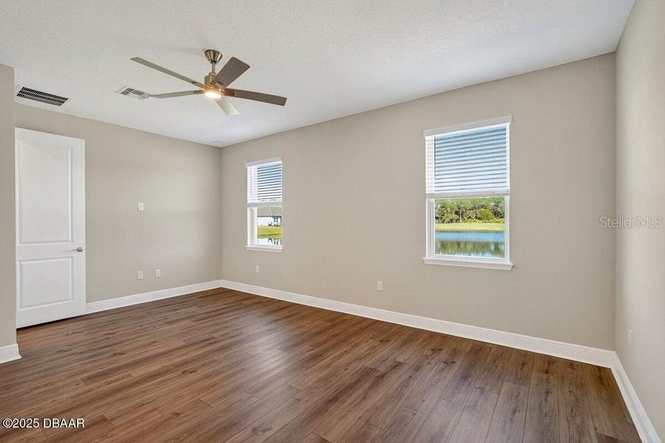 En Venta: $725,000 (5 camas, 4 baños, 3051 Pies cuadrados)