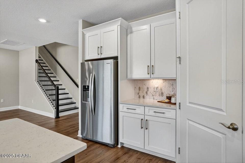 En Venta: $725,000 (5 camas, 4 baños, 3051 Pies cuadrados)