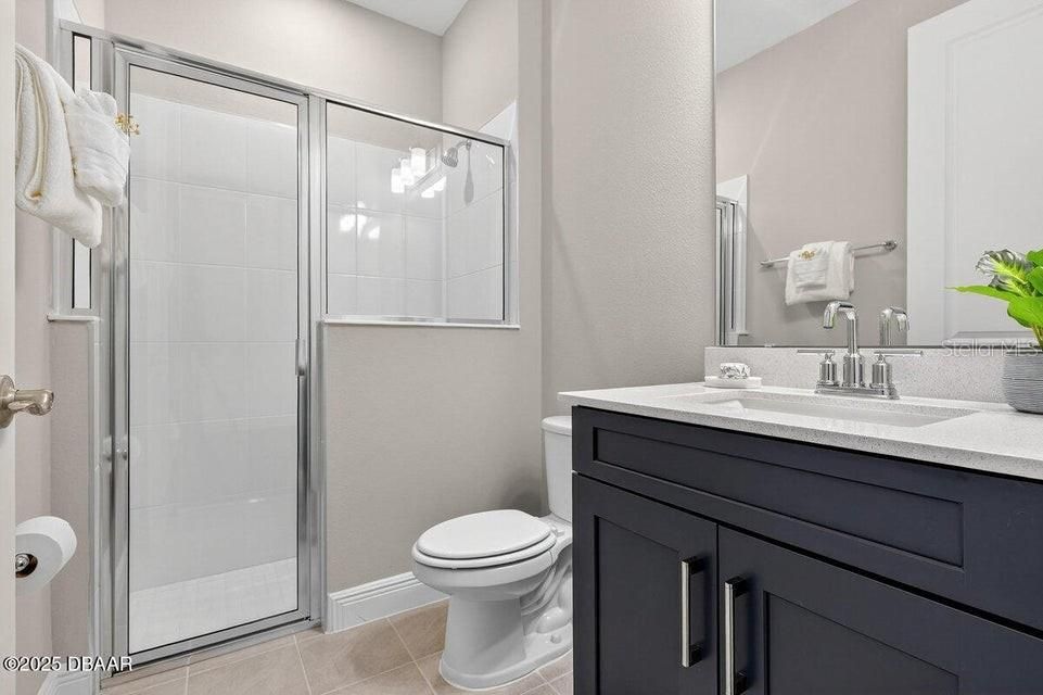 En Venta: $725,000 (5 camas, 4 baños, 3051 Pies cuadrados)