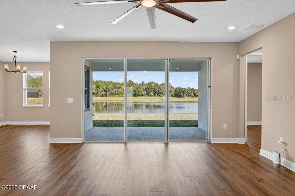 En Venta: $725,000 (5 camas, 4 baños, 3051 Pies cuadrados)