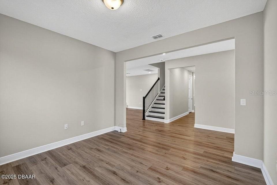 En Venta: $725,000 (5 camas, 4 baños, 3051 Pies cuadrados)