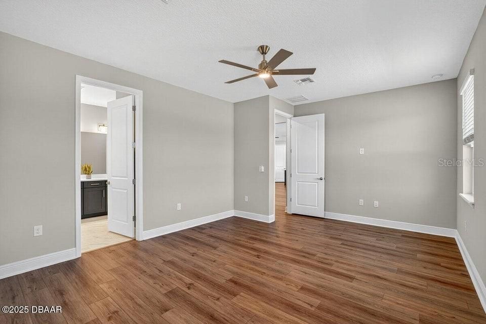 En Venta: $725,000 (5 camas, 4 baños, 3051 Pies cuadrados)