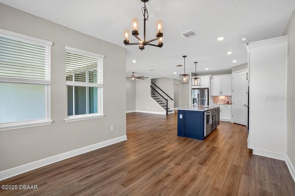 En Venta: $725,000 (5 camas, 4 baños, 3051 Pies cuadrados)