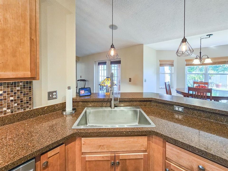 For Sale: $344,000 (3 beds, 2 baths, 1614 Square Feet)