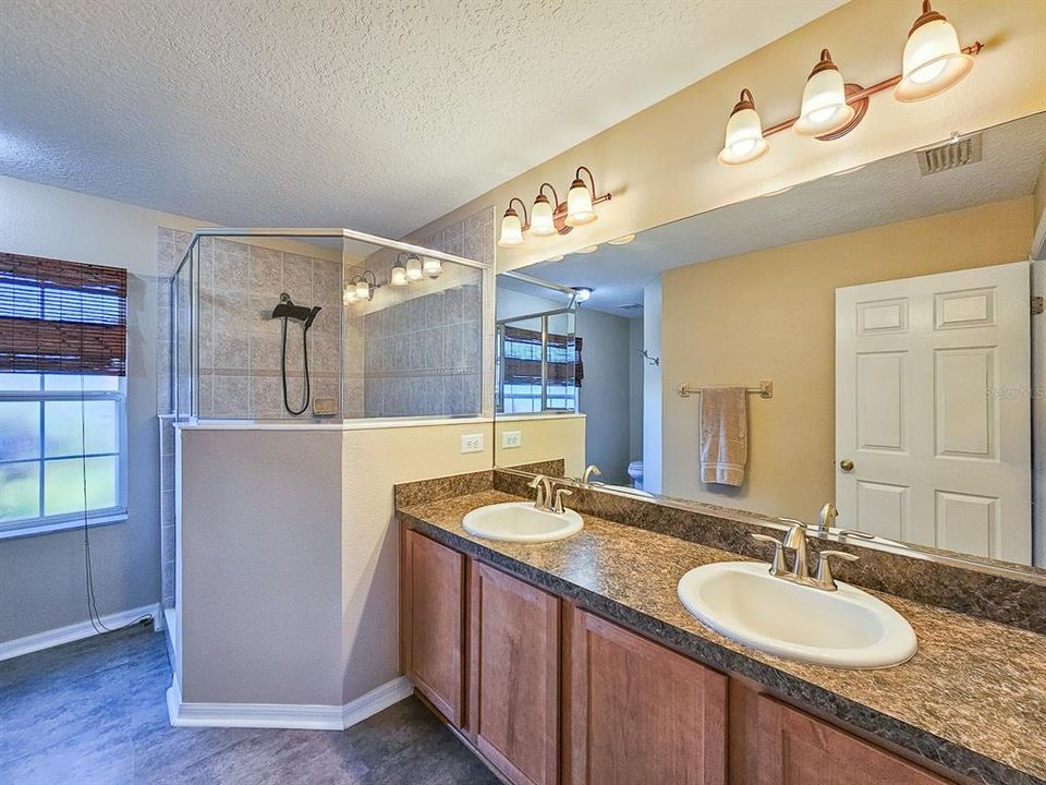 For Sale: $344,000 (3 beds, 2 baths, 1614 Square Feet)