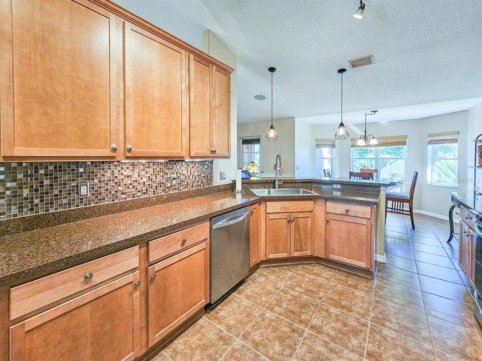 For Sale: $344,000 (3 beds, 2 baths, 1614 Square Feet)