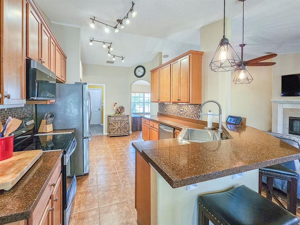 For Sale: $344,000 (3 beds, 2 baths, 1614 Square Feet)