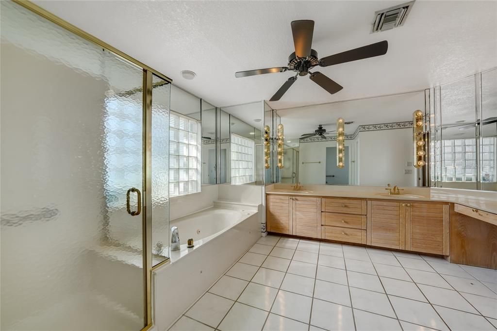 待售: $399,000 (3 贝兹, 2 浴室, 2805 平方英尺)