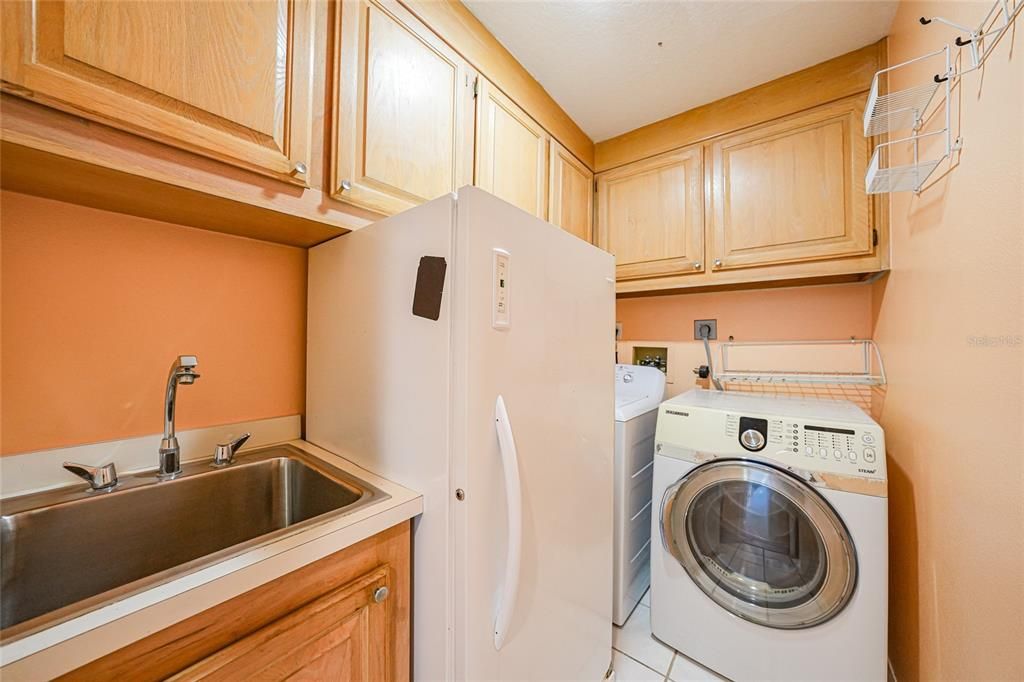 待售: $399,000 (3 贝兹, 2 浴室, 2805 平方英尺)