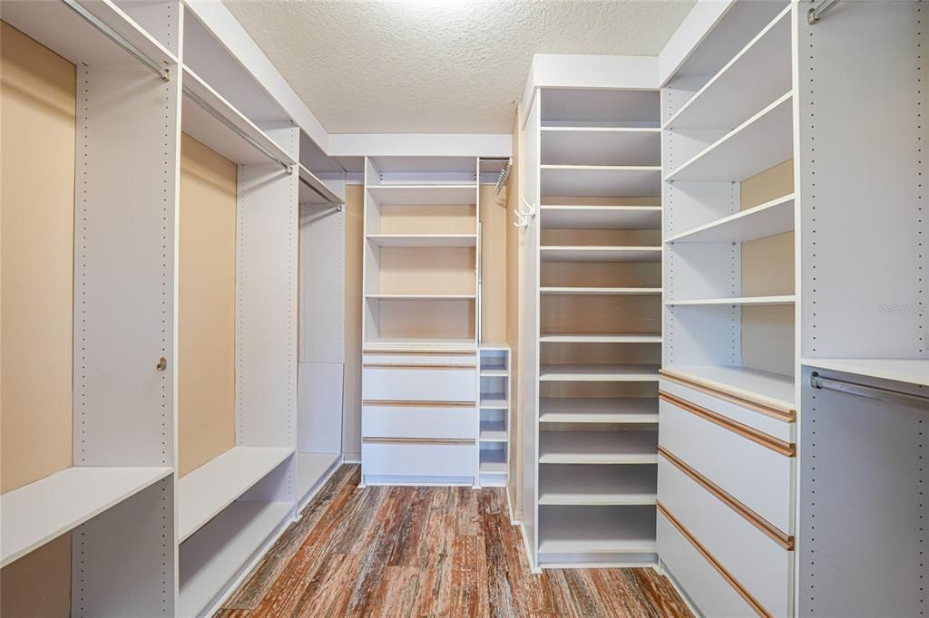 待售: $399,000 (3 贝兹, 2 浴室, 2805 平方英尺)