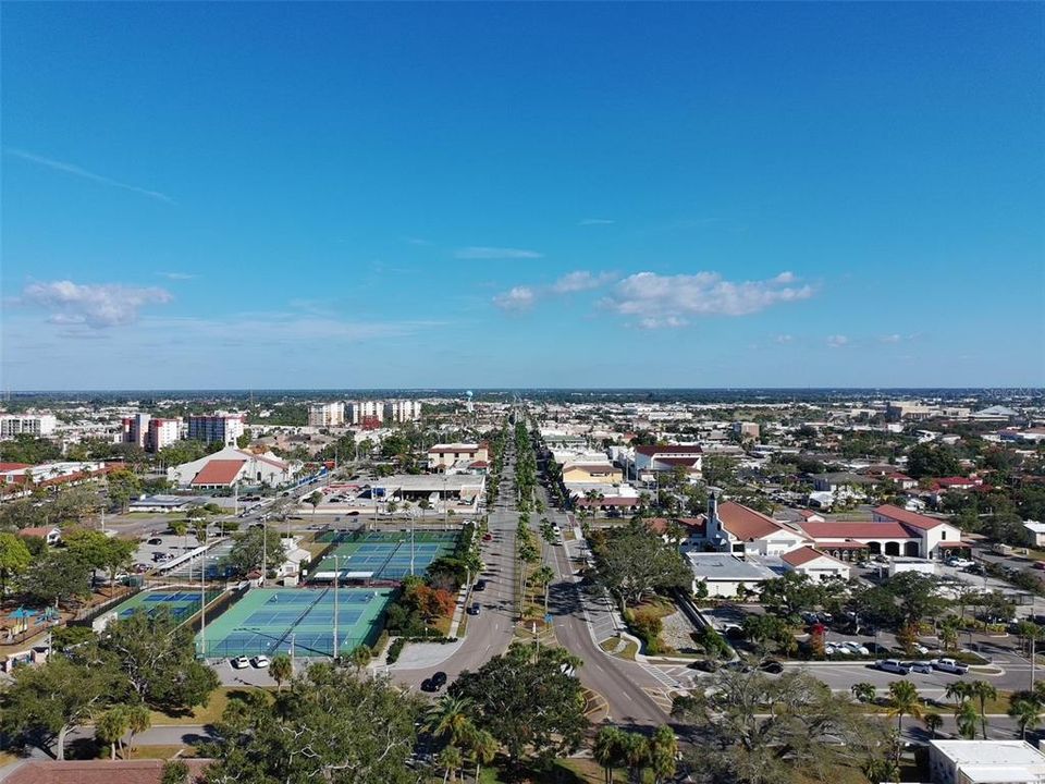 На продажу: $795,000 (0.25 acres)