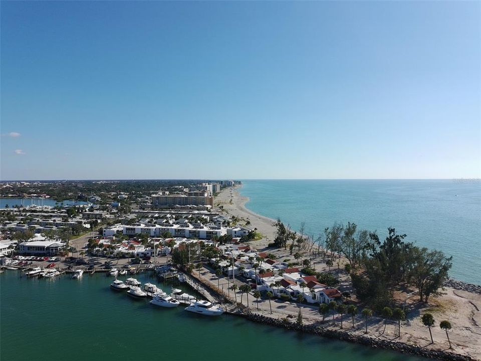 На продажу: $795,000 (0.25 acres)