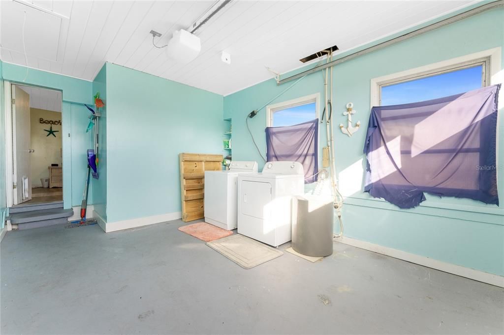 待售: $239,900 (2 贝兹, 1 浴室, 791 平方英尺)