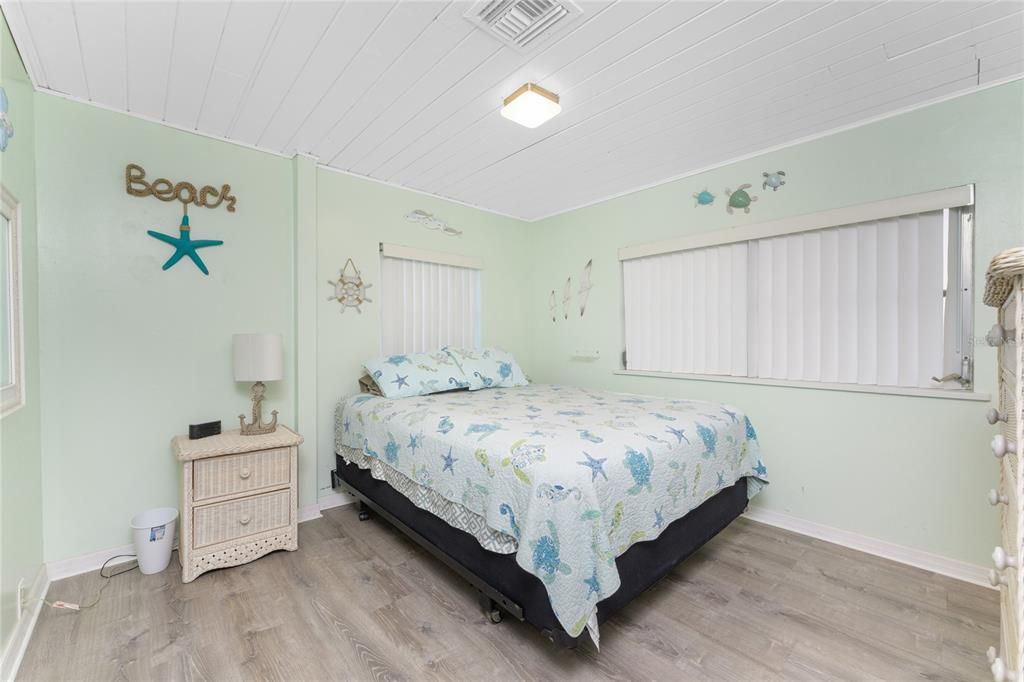 待售: $239,900 (2 贝兹, 1 浴室, 791 平方英尺)