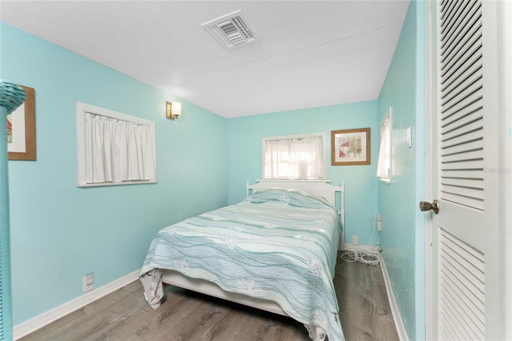 待售: $239,900 (2 贝兹, 1 浴室, 791 平方英尺)