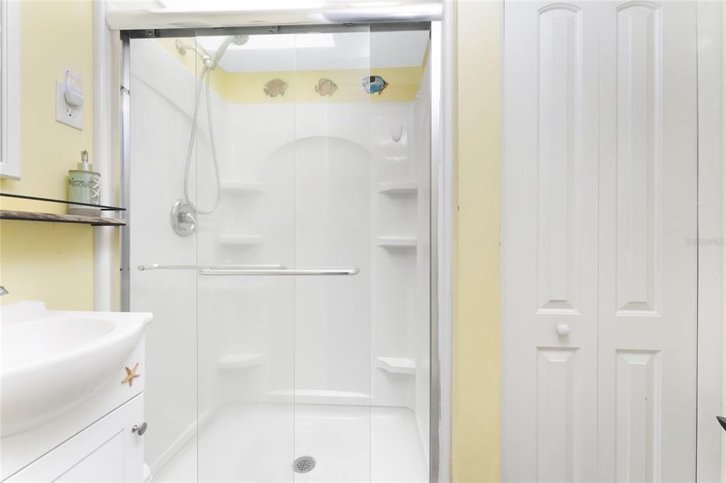 待售: $239,900 (2 贝兹, 1 浴室, 791 平方英尺)