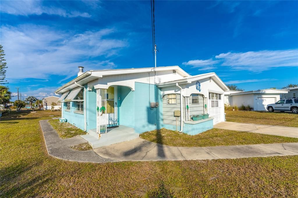 待售: $239,900 (2 贝兹, 1 浴室, 791 平方英尺)