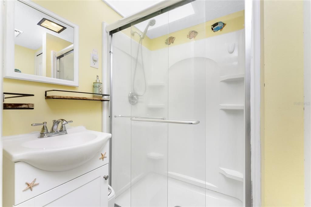 待售: $239,900 (2 贝兹, 1 浴室, 791 平方英尺)