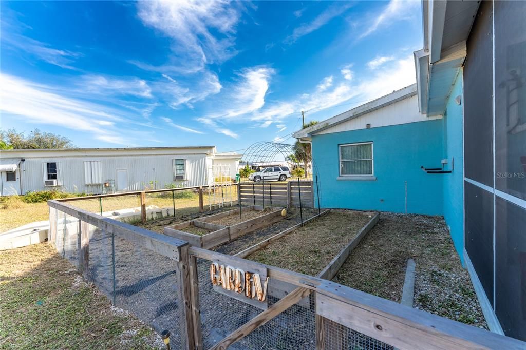 待售: $239,900 (2 贝兹, 1 浴室, 791 平方英尺)